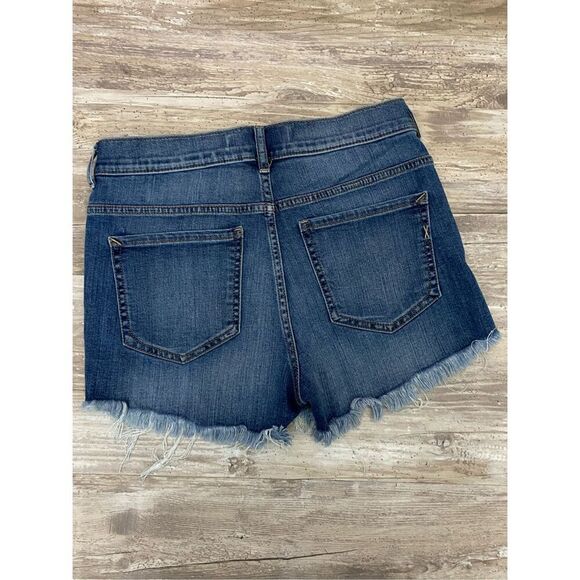 Express Shortie High Rise Jean Shorts Raw Hem Stretch Women’s Sz 2 - Picture 3 of 3